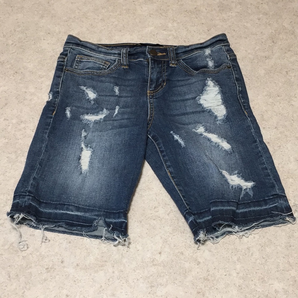 HARPER DISTRESSED JEAN SHORTS